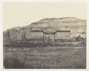 Medinet-Habou, Yleinen näkymä vuorille, Thebes tekijältä Maxime Du Camp