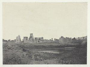 Karnakin palatsi, Etelä-Propylaea, Thebes, 184951, painettu 1852. tekijältä Maxime Du Camp