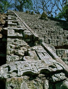 Näkymä hieroglyfiportaille, 743 jKr tekijältä Mayan