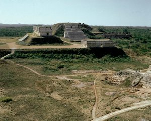 Näkymä kuvernöörin palatsille, 9.-10. vuosisata tekijältä Mayan