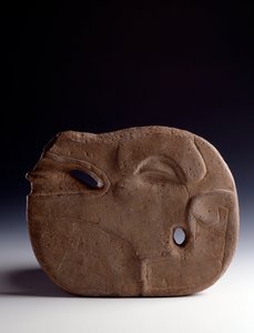 Esikolumbialainen taide, maya-sivilisaatio, klassinen aikakausi: zoomorfinen kirves veistetyssä kivessä, joka edustaa hirven päätä. Himmeä. 26,5 x leveys 19,5 cm Guatemala, Museo Nazionale di Archeologia e Etnologia tekijältä Mayan Mayan