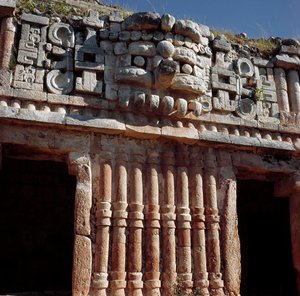 Näkymä palatsille tekijältä Mayan Mayan