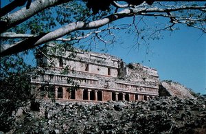 Näkymä Suurelle palatsille (kuva) tekijältä Mayan Mayan