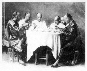 Illallinen, Hongkong, Kiina, 1900-luku. tekijältä Mee Cheung
