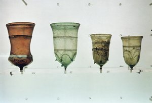 Valikoima frankkilaisia laseja, 4.-5. vuosisadat (lasi) tekijältä Merovingian