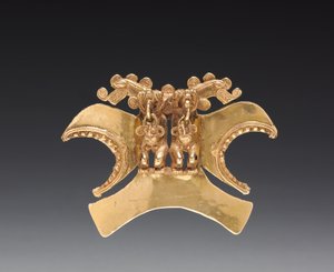 Kaksinkertainen lintupääinen figuuririipus, n. 1000-1500 (valettu ja vasaroitu kulta)