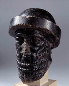 Mesopotamia: Hammurabi-niminen dioriittiin veistetty pää. Susalta. Himmeä. 0,15x0,1 m. Pariisi, Louvre-museo tekijältä Mesopotamian Mesopotamian