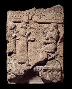 Mesopotamia: Musasirin ryöstön aikana saalistavien kirjanoppineiden kalkkikivireliefi. Sargon II:n palatsista Khorsabadissa (Khunsabad). 710 eaa. Aurinko 0,64x0,47 m Pariisi, musee du louvre tekijältä Mesopotamian Mesopotamian