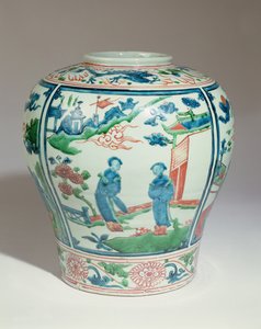 Swatow monivärinen munamuotoinen purkki, 1500-luvun loppu (keraaminen)