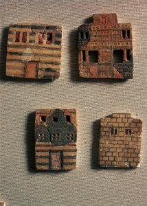 Minolainen taide: pienet keraamiset laatat, jotka edustavat minolaisia taloja. 1700-1600 eaa. Heraklion, arkeologinen museo Kreeta - Minoan taide: pienet keraamiset laatat, jotka kuvaavat minolaisia taloja. 1700-1600 eaa. Arkeologinen museo, Heraklion, Kre tekijältä Minoan