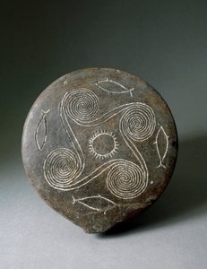Minolainen taide: Naxoksen pyöreä levy terrakottassa. Minolainen sivilisaatio. 2400-2000 eaa. Athenes, kansallinen arkeologinen museo tekijältä Minoan