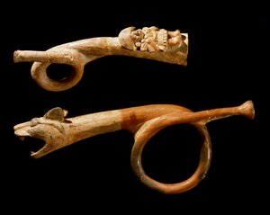 Esikolumbialainen taide, Mochica-kulttuuri (Ugly, Mochica): terrakottatrumpetit. 200-500 jKr Göteborg, etnografinen museo