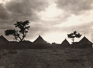Imperiumin rakentaminen fasistisella aikakaudella: auringonlasku Mai Zaghenàssa, 09.5.1936 (m/v kuva) tekijältä Modestino Baldinetti