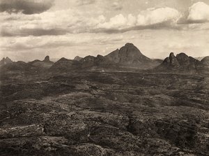 "Imperiumin rakentaminen" fasistisella aikakaudella: Aduan vuoret, Etiopia, 9.5.1936 (m/v kuva) tekijältä Modestino Baldinetti