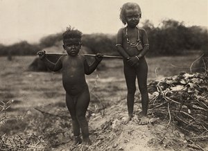 Imperiumin rakentaminen fasistisella aikakaudella: kaksi lasta Habab-heimosta, 09.5.1936 (m/v kuva) tekijältä Modestino Baldinetti