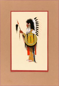 Cheyenne Warrior höyhenpäähineessä, jossa on kilpi, n. 1915-1937.