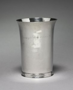 Dekantterilasi, n. 1715 (hopea) tekijältä Moody Russell