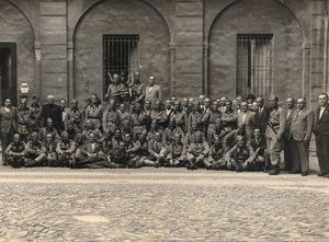 Albumi "MVSN- Blackshirts": Vapaaehtoinen miliisi Afrikan lähtösodassa (m/v kuva) tekijältä Mortacchini Mortacchini