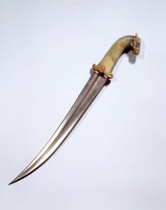 Mughal-taide: hevosenpää tikari damascan teräksestä. 17. vuosisata. Aurinko 0,5 m Pariisi, Musee du Louvre