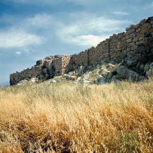 Mykeneen taidetta: näkymä Tirynien muurin raunioista Kaupunki rakennettiin noin 1200 eKr. Kreikka tekijältä Mycenaean