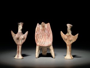 Psi-hahmo, valtaistuin istuvalla hahmolla ja Psi-hahmo, noin 1300-1200 eKr. (terrakotta) tekijältä Mycenaean