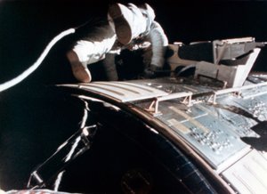 Alfred M. Worden s. 1932 Apollo 15 -kuumatkan aikana, 1971. tekijältä NASA Images
