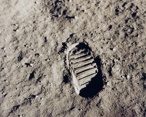 Apollo 11:n saappaanjälki Kuussa, heinäkuussa 1969. tekijältä NASA Images