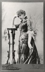 Muotokuva Sarah Bernhardtista (1844-1923) otettu Yhdysvalloissa (m/w kuva) tekijältä Napoleon Sarony