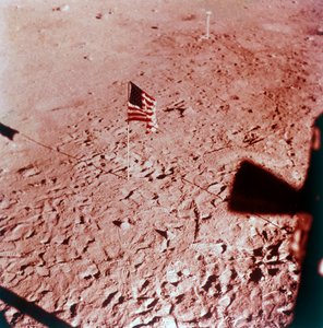 Yhdysvaltain lippu Kuussa, Apollo 11 -lento, heinäkuu 1969.