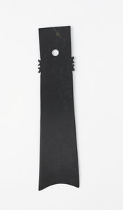 Haarukkataltta (zhang), Qijia-kulttuuri, n. 2500-2000 eKr. (jade)
