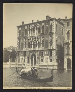 Ulkopuoli on Palazzo Cavalli-Franchetti te Venetië Venetsia - Canal Grand - Palazzo Franchetti (otsikko esineessä)