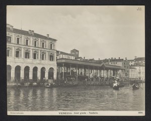 Katettu kalatori Venetsiassa Venetsia - Canal Grand - Pescheria (otsikko esineessä)