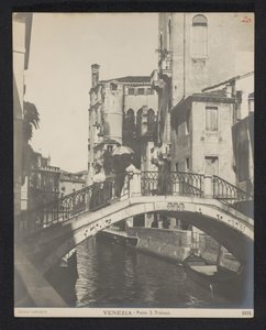 Ponte San Trovaso te Venetië Venetsia - Ponte S. Trovaso (otsikko esineessä) tekijältä Neue Photographische Gesellschaft