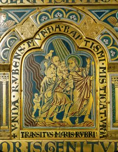 Mooses johdattaa israelilaiset Punaisen meren läpi (champsleve-tekniikka, emali kullattua kuparia vasten).