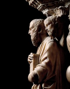 Goottilainen taide: Profeetta kirjan kanssa, yksityiskohta saarnatuolin reliefeistä tekijältä Nicola Pisano