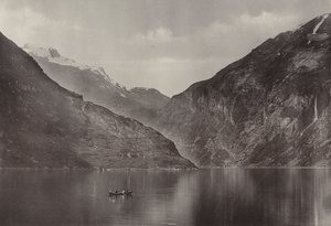 Geirangerfjordissa (m/w kuva) tekijältä Norwegian Photographer
