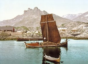 Nordland-vene, joka kuljettaa tukkilastia, Norja, 1890-1900