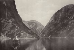 Naeroyfjord Vikingvang-hotellista (m/v kuva) tekijältä Norwegian Photographer