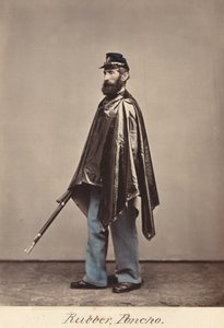 Kuminen poncho tekijältä O.H. Willard