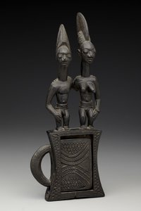 Peilikotelo, ennen 1938 (puu & peili) tekijältä Olowe of Ise