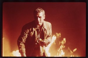 Paul Newman The Towering Inferno -elokuvan kuvauksissa tekijältä Orlando Suero