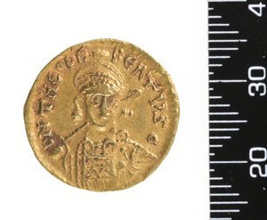 Kolikko (kääntöpuoli) n. 534-548 (kulta) tekijältä Ostrogothic Ostrogothic