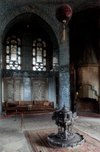 Arkkitehtuuri, ottomaanien taide: Topkapin palatsi (Topkapi Saray) ottomaanisulttaanin tärkein ja virallinen kaupunkiasunto 1465–1853. Palatsi rakennettiin vuosina 1475–1478. Turkki Istanbul. tekijältä Ottoman School