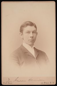 Ira Warren Dennisonin muotokuva vuosina 1891–1893. tekijältä Pach Bros