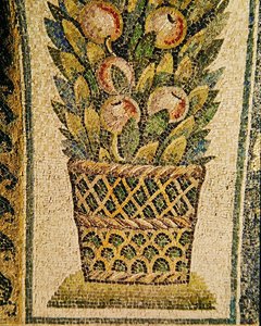 A Basket of Fruit, noin 430 jKr (mosaiikki) tekijältä Paleo Christian