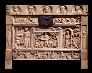 Relikviaali, jossa on vanhan testamentin kohtauksia edustavia reliefejä. Santa Giulian luostarista 4. vuosisadalta tekijältä Paleo Christian