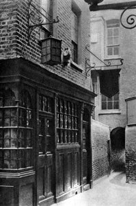 Mitre-taverna, Lontoo, 1926-1927.