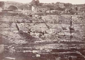 Theatre de Syracuse (Syrakusan amfiteatteri),1865 (kuva) tekijältä Paul Berthier