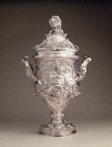 Kaksikahvainen kuppi ja kansi, 1742-43