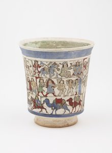 Dekantterilasi, joka kuvaa "Shahnama", Kashan, Iran, Saljuq-kausi, 1100-luvun loppu (kivitahna maalattu lasitteen alle ja lasitteen päälle emalilla) tekijältä Persian School